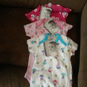 Set of 3 baby girl Onesies Carters Size 3-6 months - New with Tags